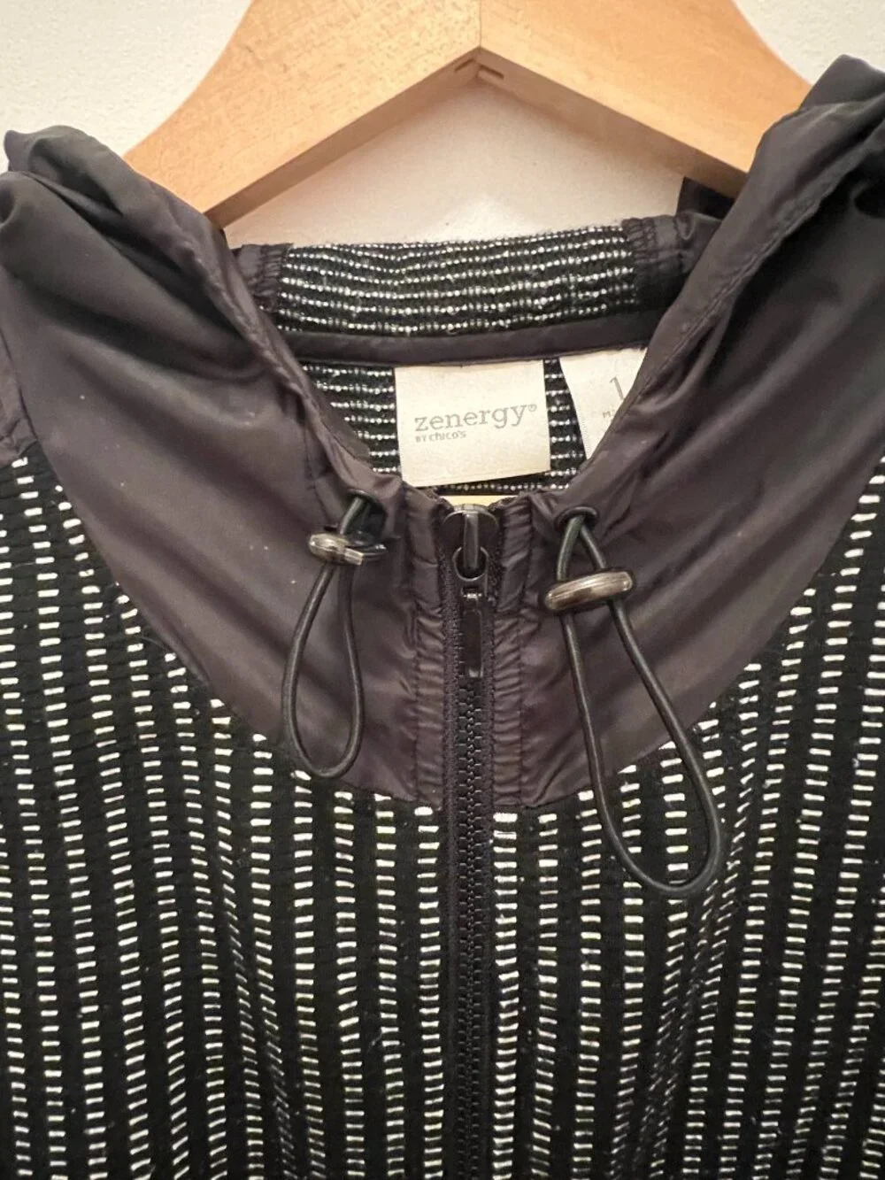 Zenergy by Chico’s Black Hooded Zip Vest – Lightweight Windbreaker – Size 1